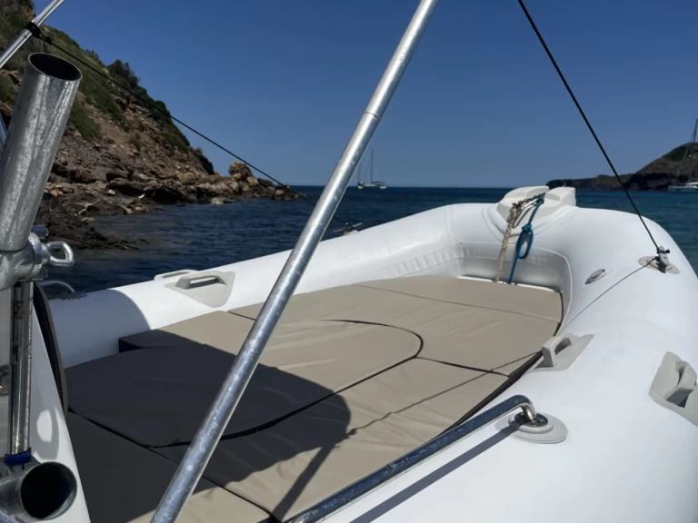 Alquiler Neumática en Mahón - Zodiac Medline II C