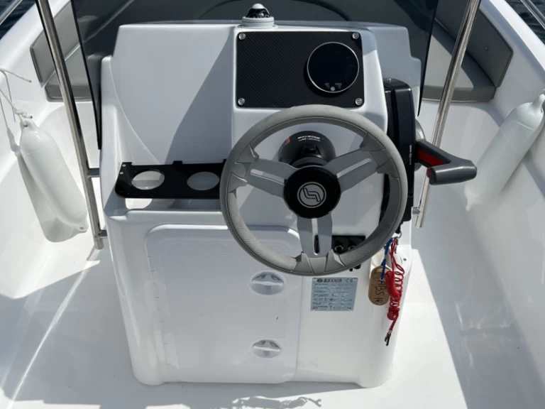 Alquiler de embarcaciones Selva SELVA 580 OPEN enJuan-les-Pins en Samboat