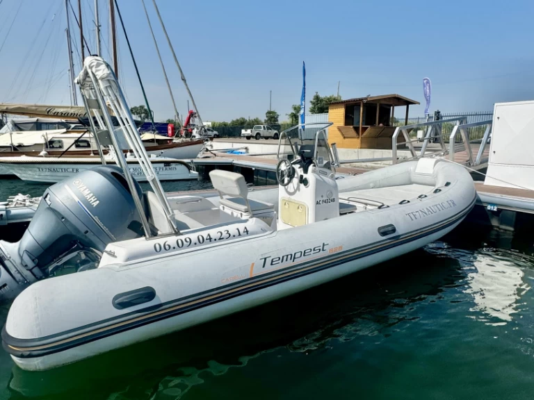 Alquiler de embarcaciones Capelli Tempest 625 Easy enSète en Samboat