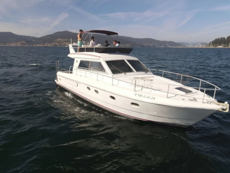 Alquiler Vigo - Ferretti Ferretti 39 en SamBoat