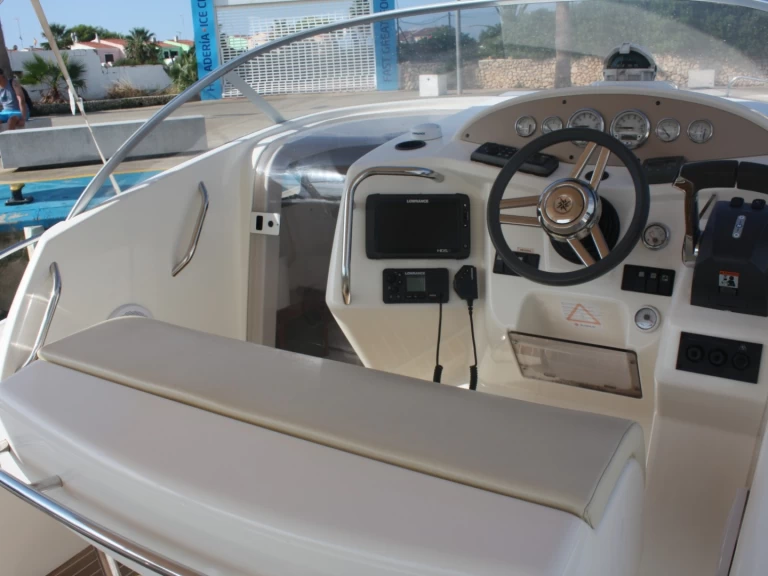 Alquiler de Lancha, con o sin patrón Jeanneau Fornells