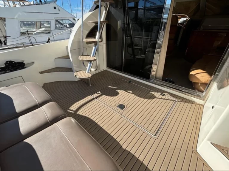 Yate de lujo para alquilar Torrevieja al mejor precio