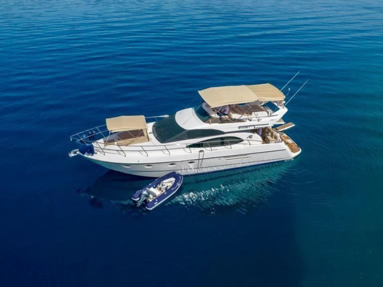 Alquiler de embarcaciones Azimut Azimut 52 enGöcek en Samboat