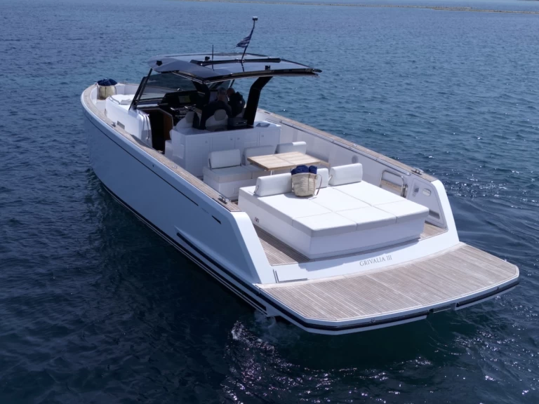 Alquiler de embarcaciones Pardo Yachts Pardo 43 enAtenas en Samboat