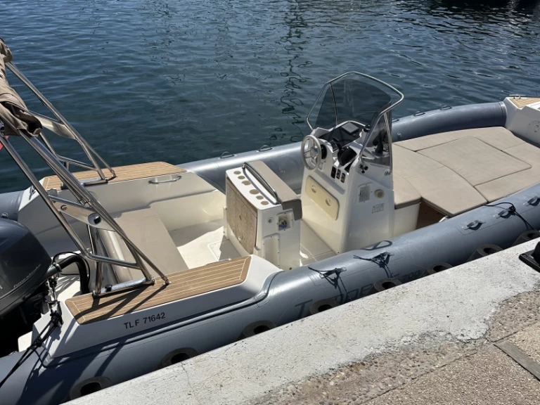 Alquiler de embarcaciones Capelli Capelli 700 Sun enPort de Hyères (St Pierre) en Samboat