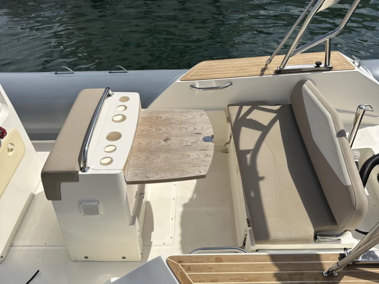 Alquiler de Neumática, con o sin patrón Capelli Port de Hyères (St Pierre)