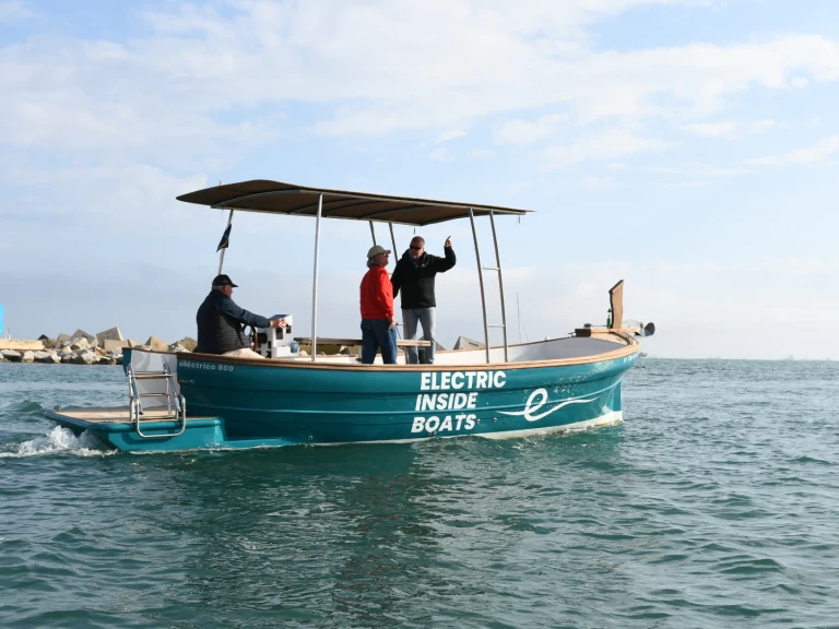 Alquiler de embarcaciones Electric Inside Boats 800 enMarina de Palamós en Samboat