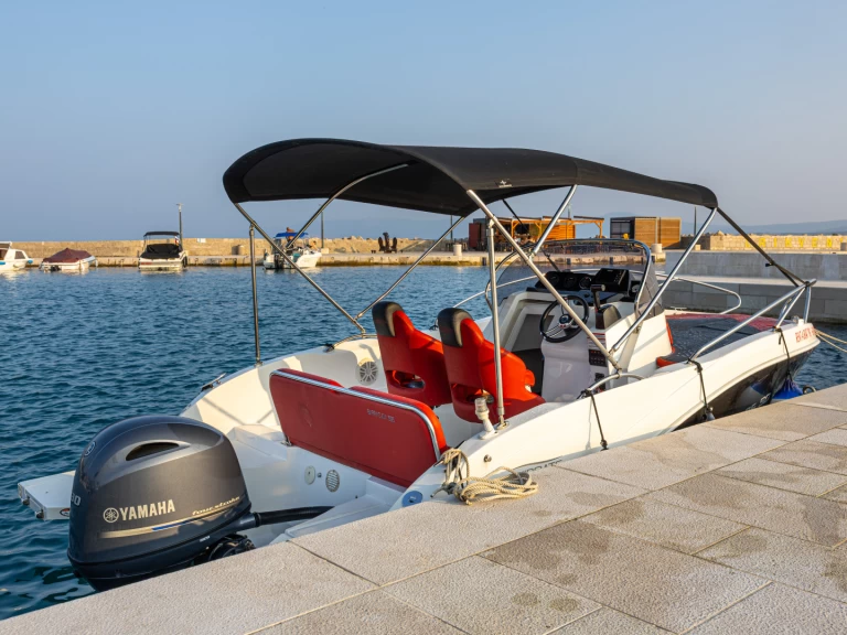Alquiler de Okiboats Barracuda 595 SD en Crikvenica