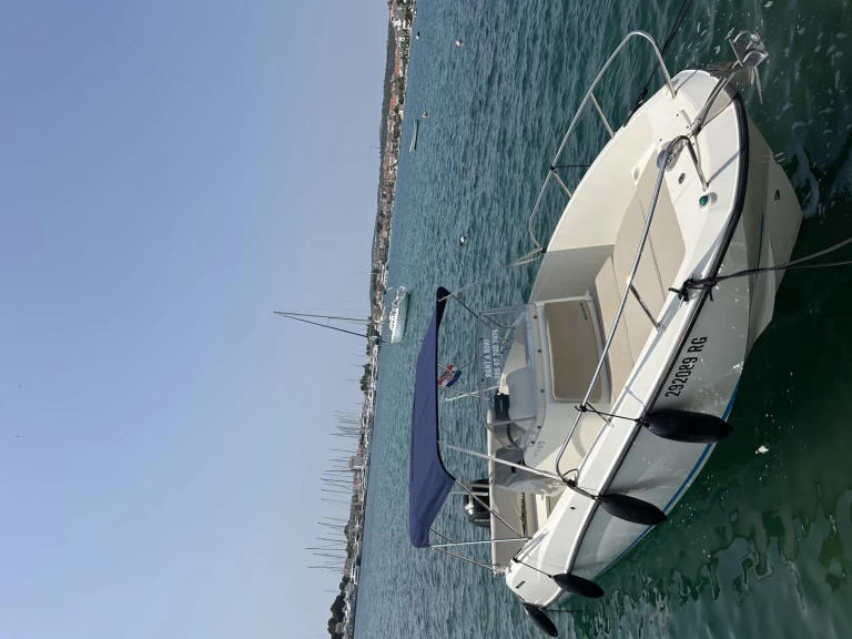 Lancha para alquilar Rogoznica al mejor precio