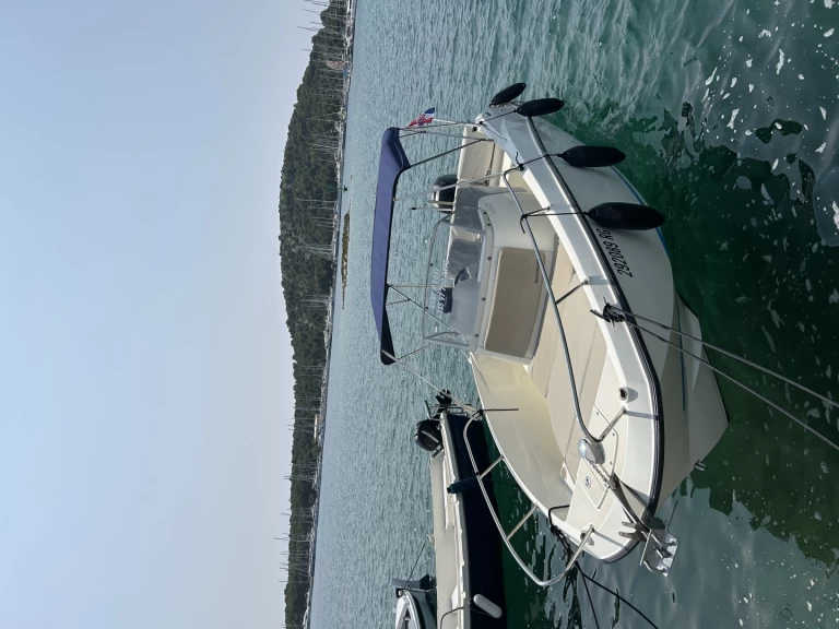 Quicksilver Activ 675 Open de alquiler a Rogoznica