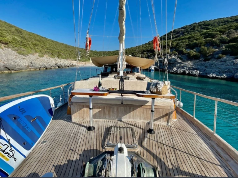 Alquiler Neumática Gulet con o sin  título de navegación