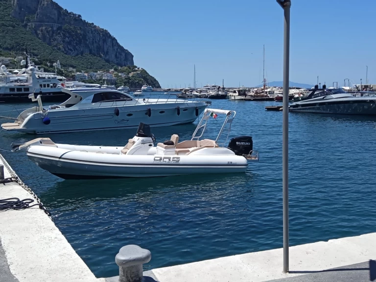 Alquiler de embarcaciones Oromarine Oromarine S-78 enNápoles en Samboat