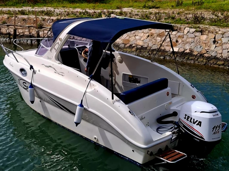 Alquiler de Orizzonti Syros 190 en La Spezia