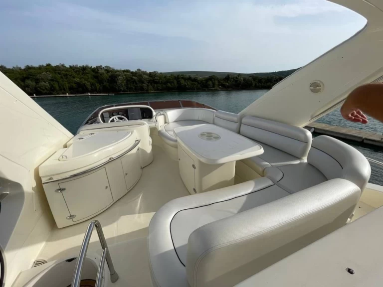 Alquiler de barcos Tivat barato de Azimut 62 Fly