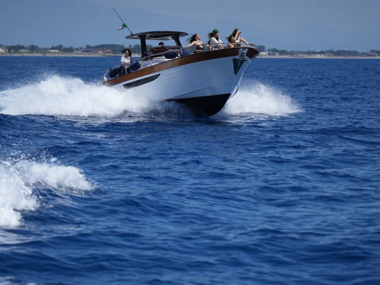 Alquiler de barcos Salerno barato de 9.5 wa