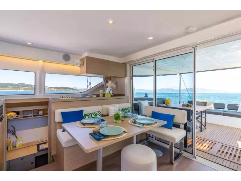 Catamarán para alquilar Cugnana Verde al mejor precio