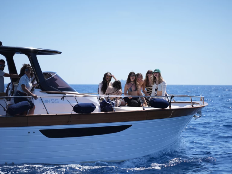 Alquiler Lancha Mimi con o sin  título de navegación