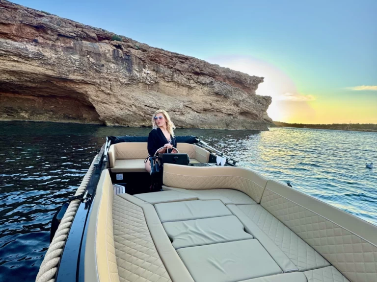 Alquiler Lancha Silent Yachts con o sin  título de navegación