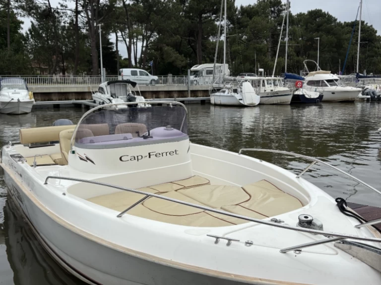 Alquiler de B2 Marine Cap Ferret 650 Open en Grand Piquey