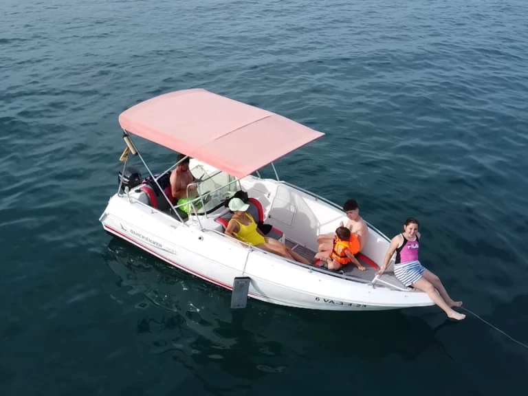 Alquiler Lancha Quicksilver con o sin  título de navegación