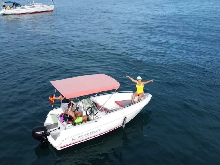 Alquiler Lancha Quicksilver con o sin  título de navegación