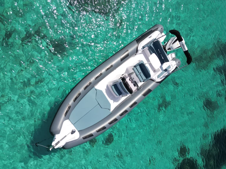 Alquiler Neumática Ranieri con o sin  título de navegación