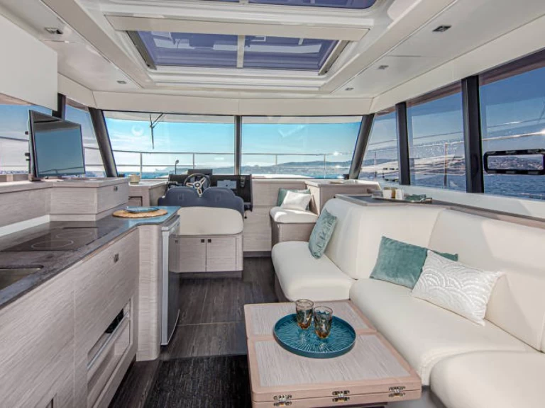 Alquiler Lancha Fountaine Pajot con o sin  título de navegación