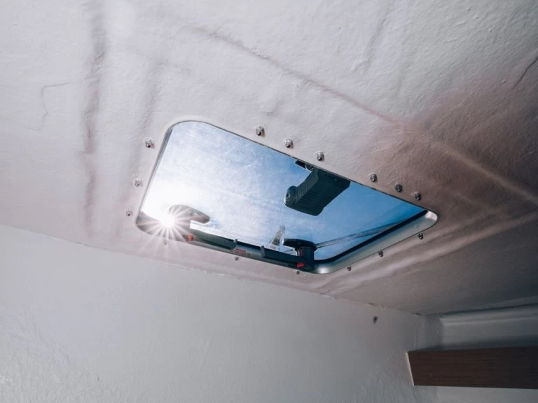 Alquiler de embarcaciones Bénéteau Flyer 6 SUNdeck enAjaccio en Samboat