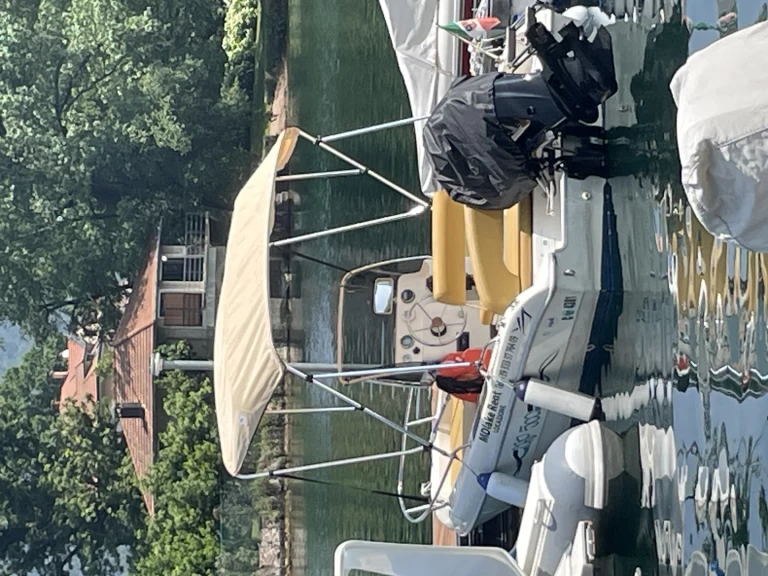 Alquiler de Capelli Capelli 500 Open en Brusimpiano