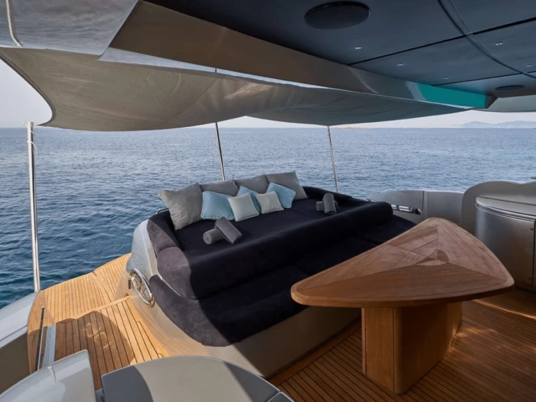 Alquiler Yate de lujo Pershing con o sin  título de navegación