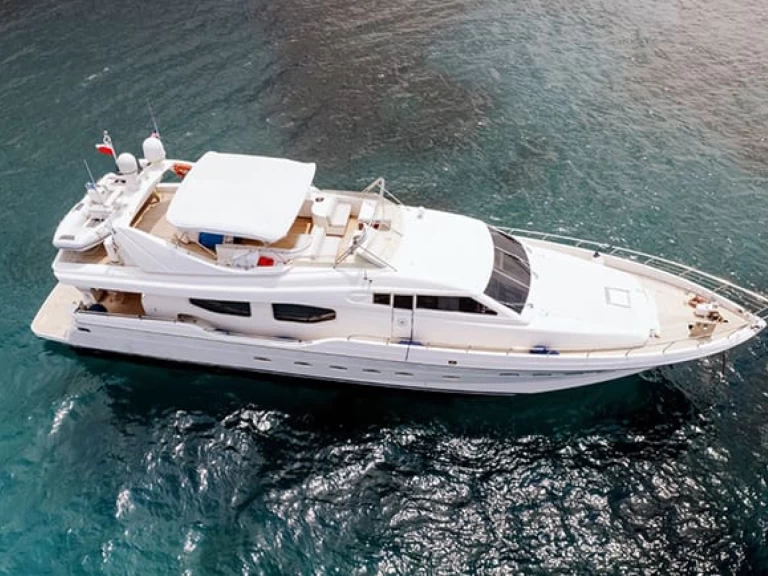 Alquiler Yate de lujo Posillipo con o sin  título de navegación