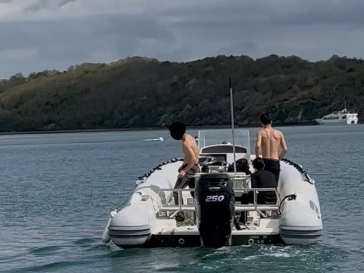 Alquiler Neumática Kelt con o sin  título de navegación