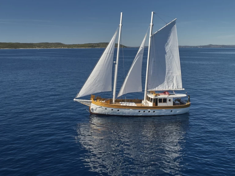 Alquiler de embarcaciones Custom Made Green Ray enSplit en Samboat