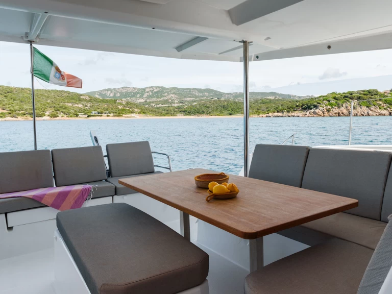 Catamarán para alquilar Cannigione al mejor precio