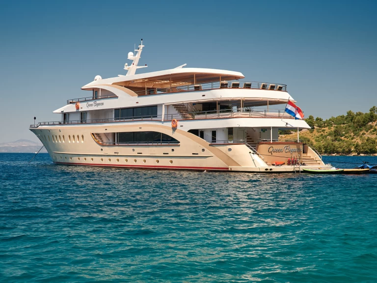 Alquiler de  Motoryacht Queen Eleganza en Split