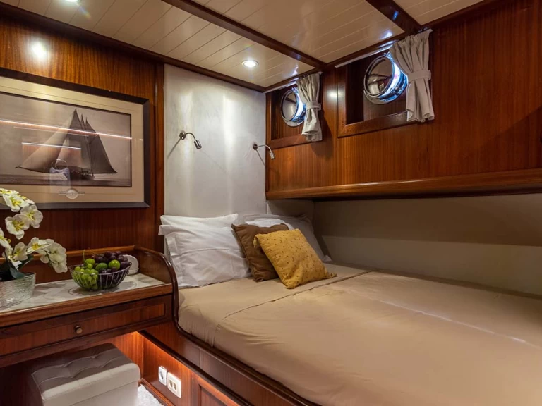 Alquiler de barcos Split barato de Gulet Smart Spirit