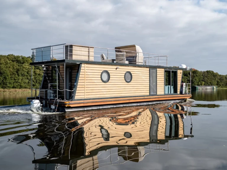 Alquiler de WOMA Woma D13 en Fürstenberg/Havel