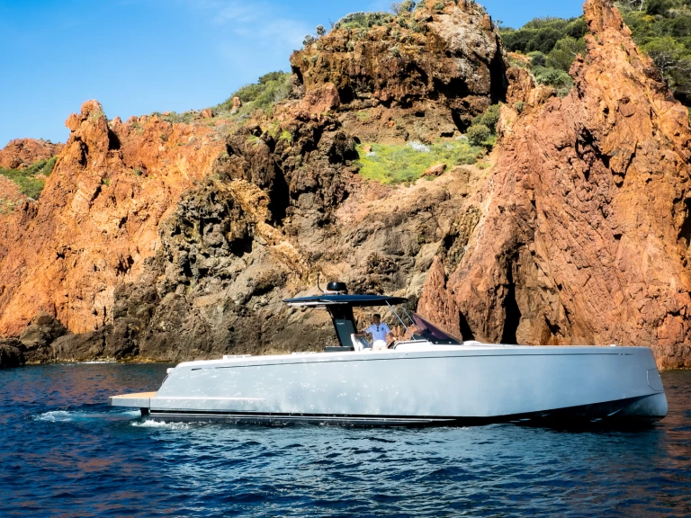 Barco de motor para alquilar Cannes al mejor precio