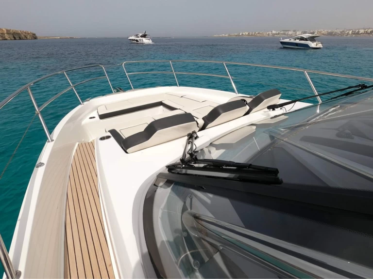 Alquiler Lancha Jeanneau con o sin  título de navegación