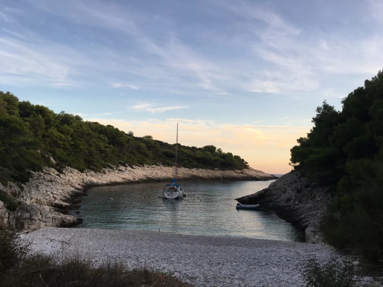 Alquiler de barcos Vis barato de Oceanis 373
