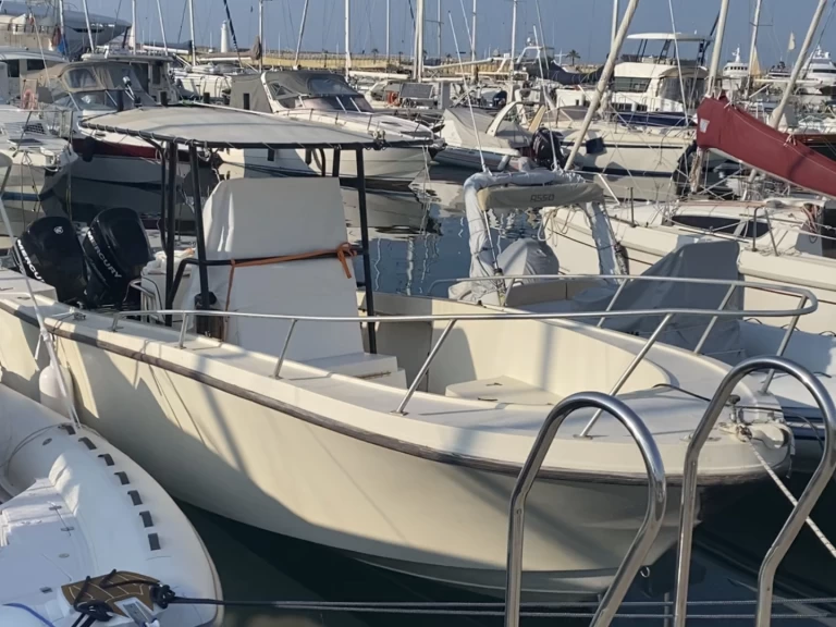 Alquiler de Mako Marine Mako 261 en Imperia