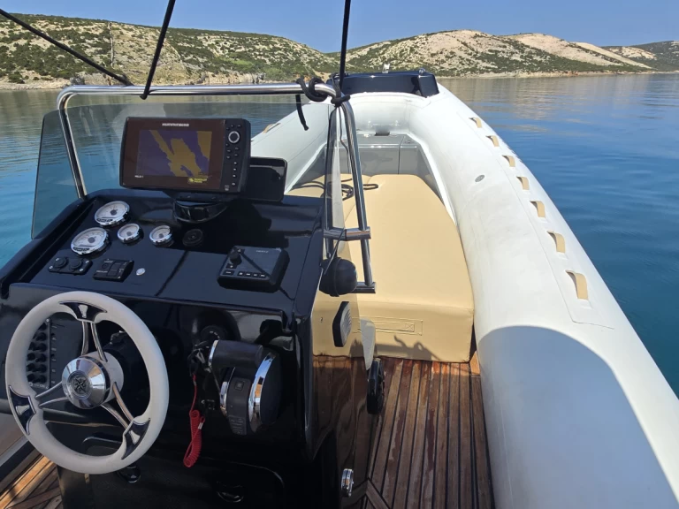 Alquiler Neumática WBI con o sin  título de navegación