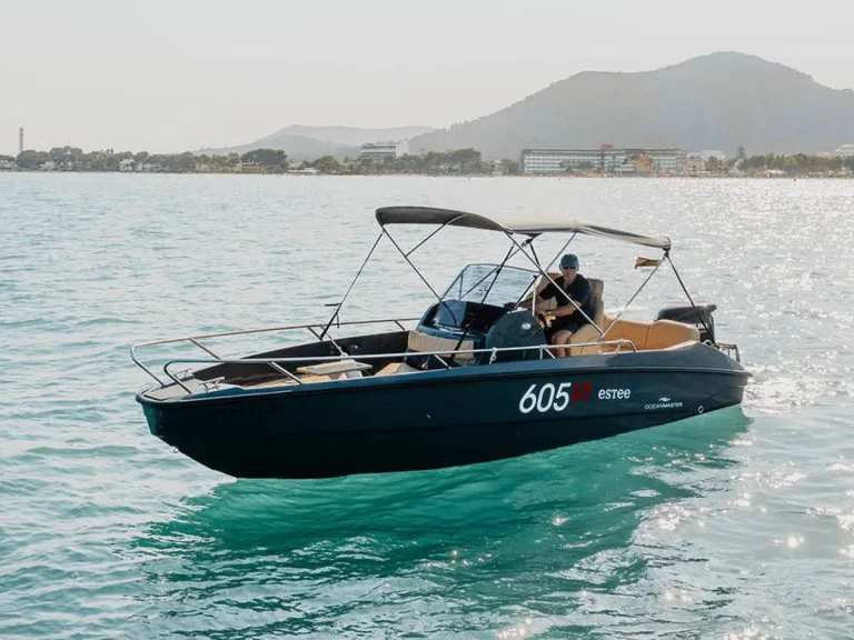 Alquiler de embarcaciones Oceanmaster 605 enPort d'Alcudia en Samboat