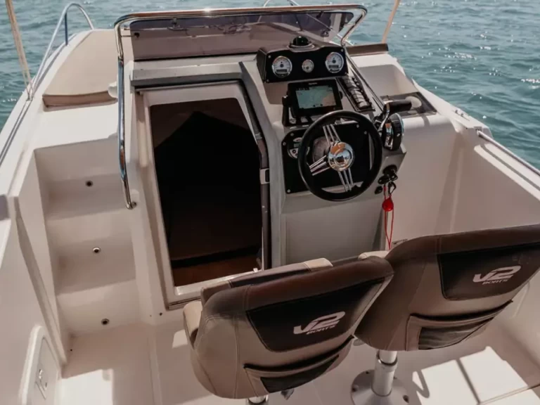 Alquiler Port d'Alcudia - V2 7.0 Sundeck en SamBoat