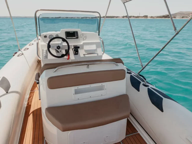 Alquiler de Lancha, con o sin patrón Brig Port d'Alcudia