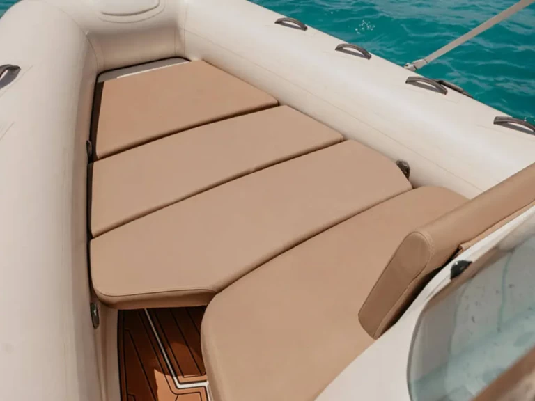 Brig Navigator 700 de alquiler a Port d'Alcudia