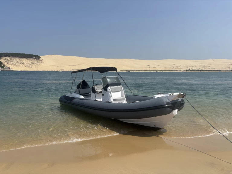 Alquiler Neumática Ranieri con o sin  título de navegación