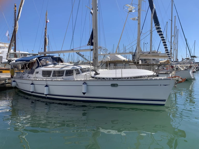 Alquiler de Jeanneau Sun Odyssey 40 DS en Le Cap d'Agde