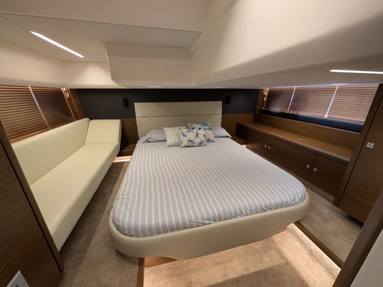 Alquiler de barcos Cádiz barato de R40 Coupe