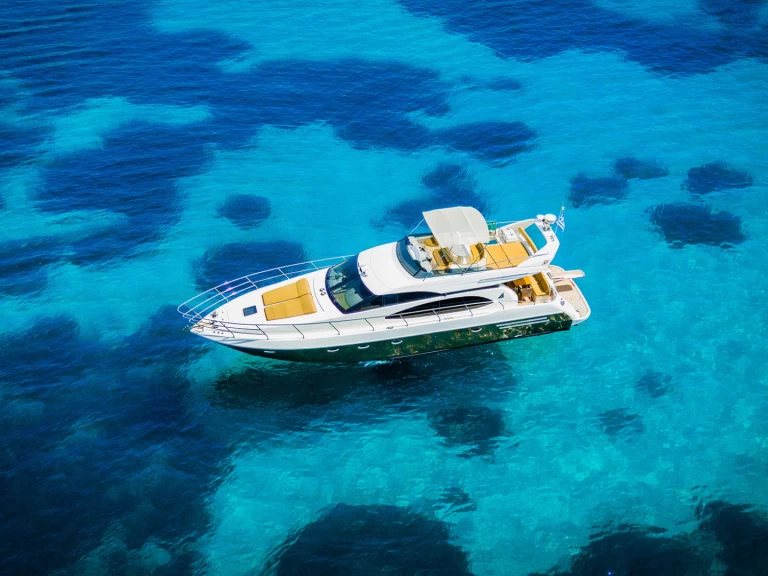 Alquiler de Azimut Azimut 58 en Órmos Bay